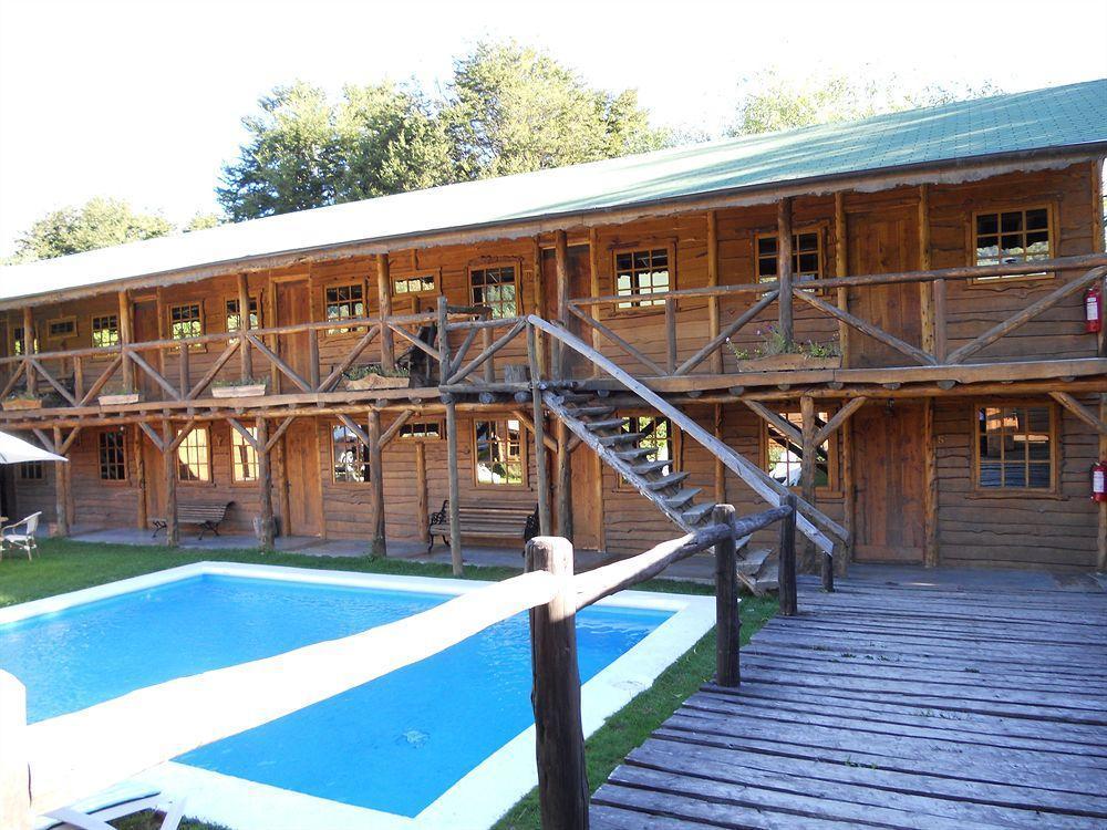 Hotel El Barranco Futaleufu Bagian luar foto