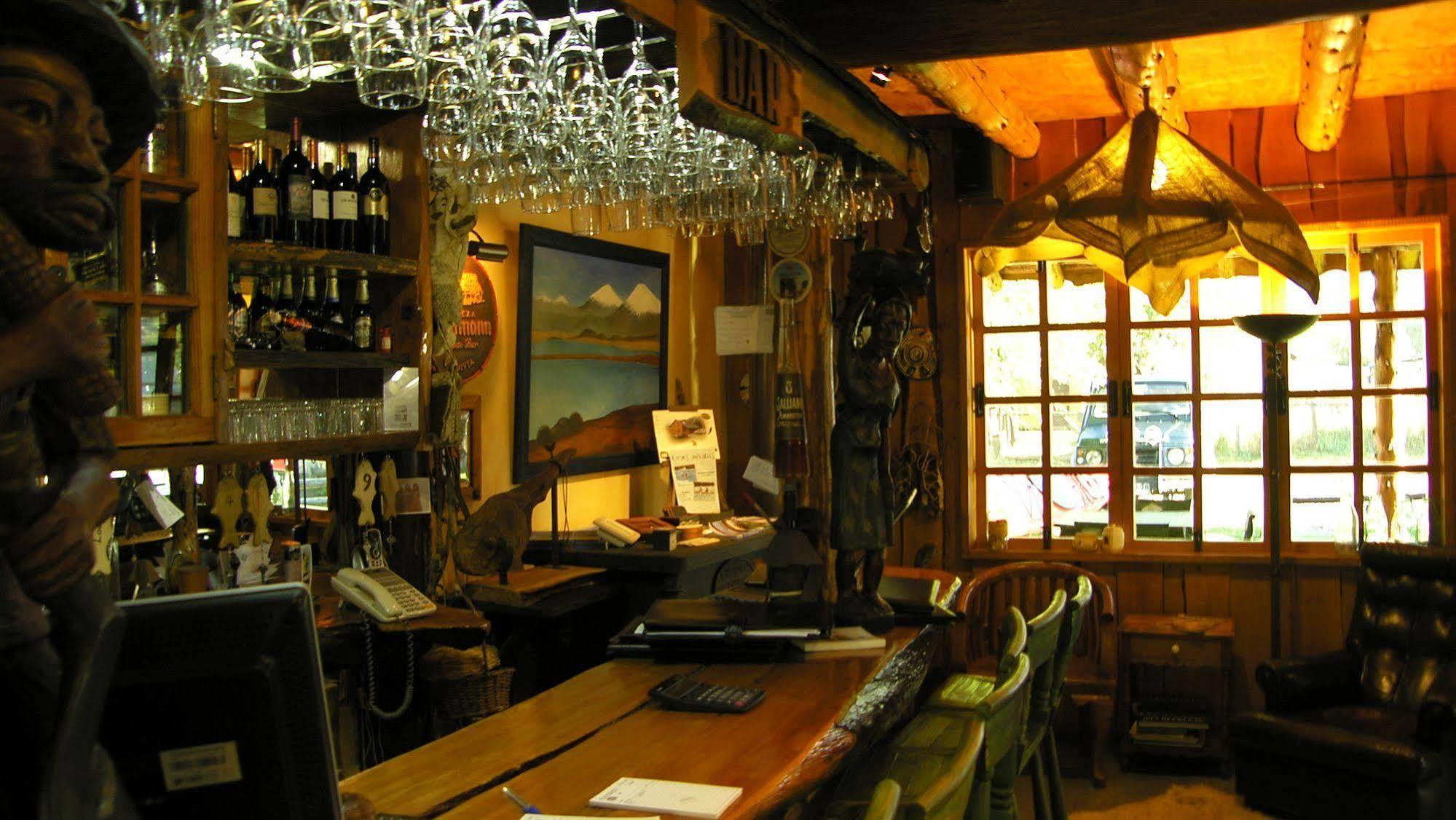 Hotel El Barranco Futaleufu Bagian luar foto